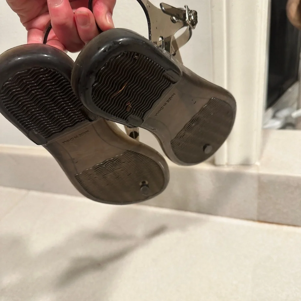 Old navy gellie sandals with rhinestones